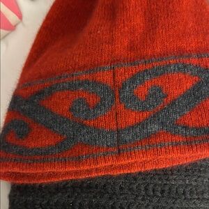 Banana Republiccshmere grey  scarf and and no name red and grey cashmere hat.